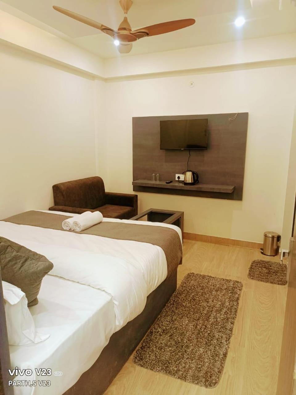 Hotel Abhinandan Ayodhya 外观 照片