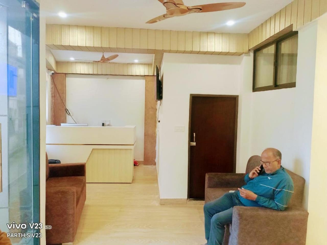 Hotel Abhinandan Ayodhya 外观 照片
