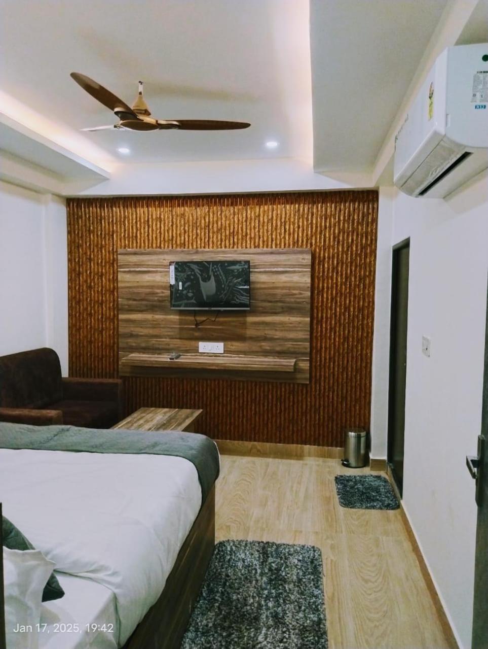 Hotel Abhinandan Ayodhya 外观 照片